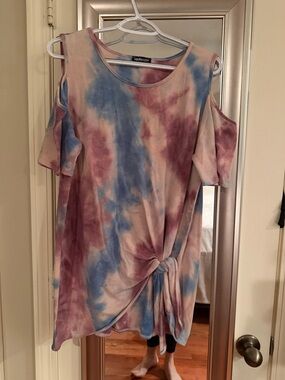 HEIMISH USA Tie-Dye Scoop Neck Tee in Blue and Pink